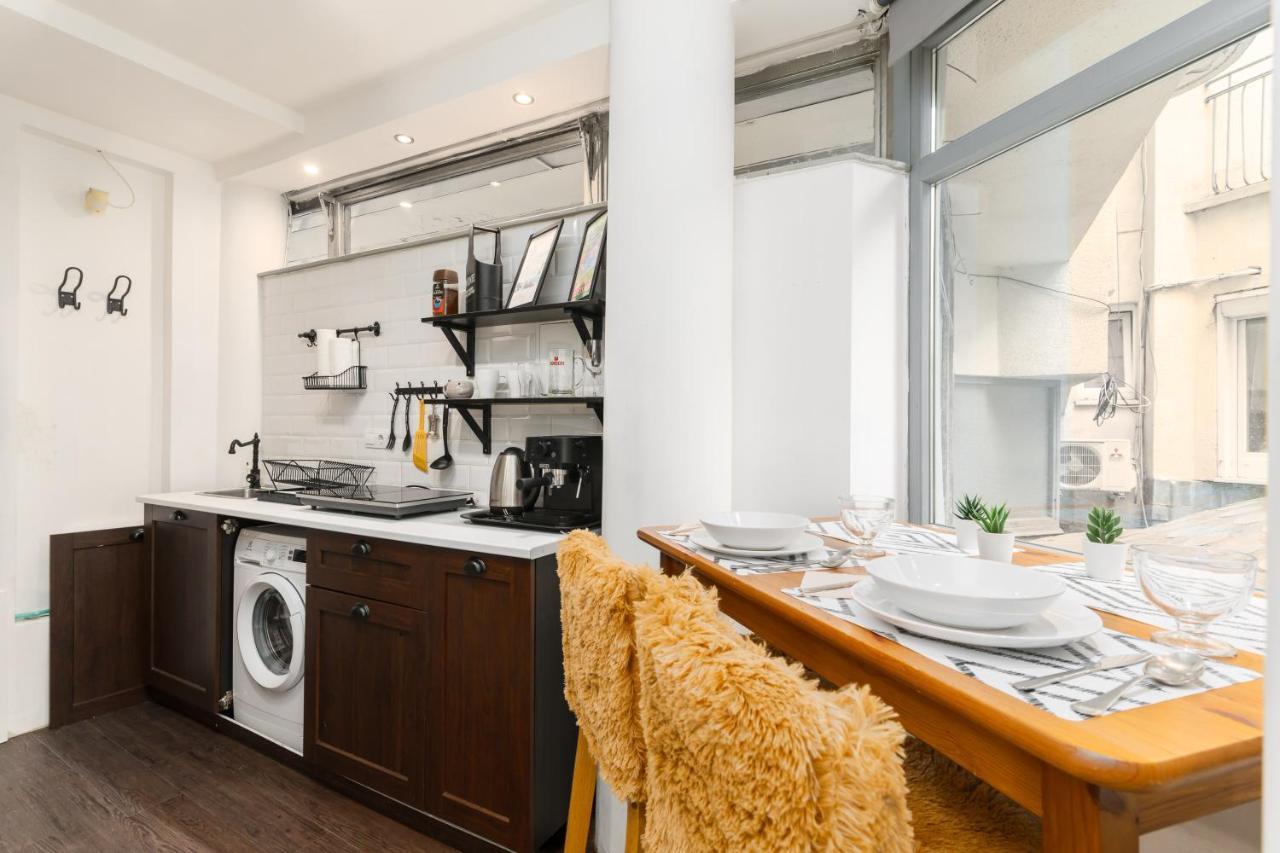 Cheerful Studio Budapest Downtown Bagian luar foto