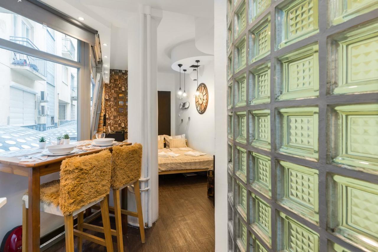 Cheerful Studio Budapest Downtown Bagian luar foto