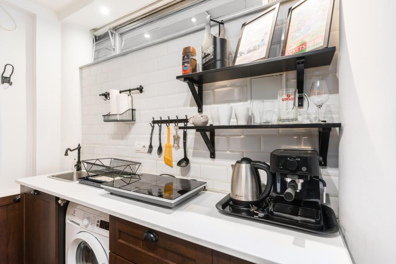 Cheerful Studio Budapest Downtown Bagian luar foto
