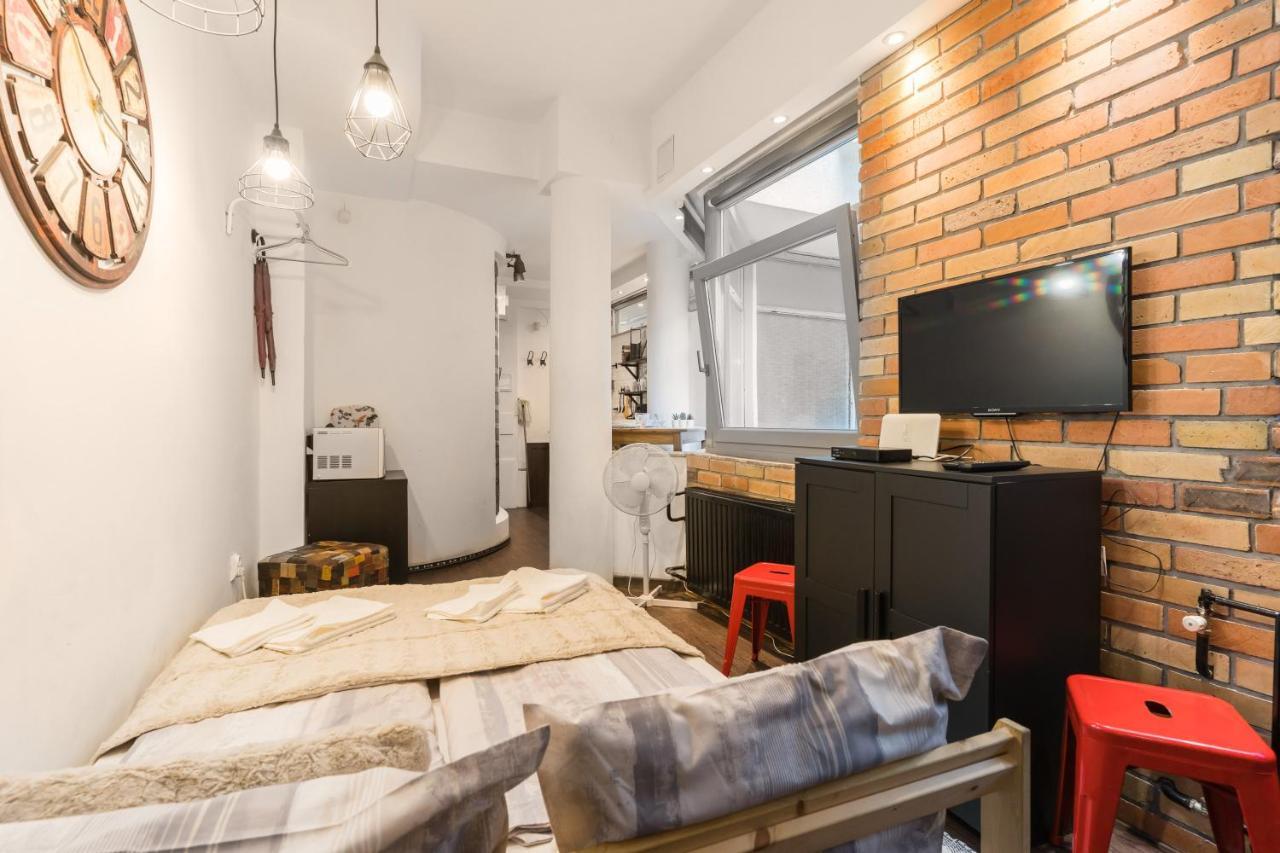 Cheerful Studio Budapest Downtown Bagian luar foto